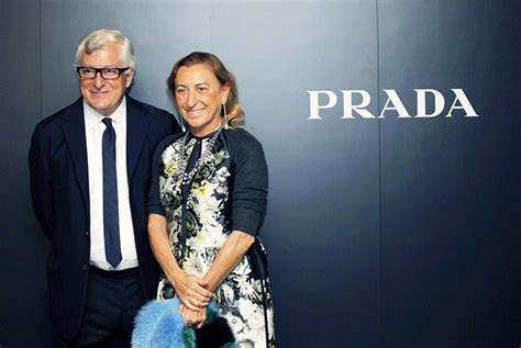 il nome dello stilista a capo dell'impero prada|Come nasce un’icona – Volume 4: Prada .